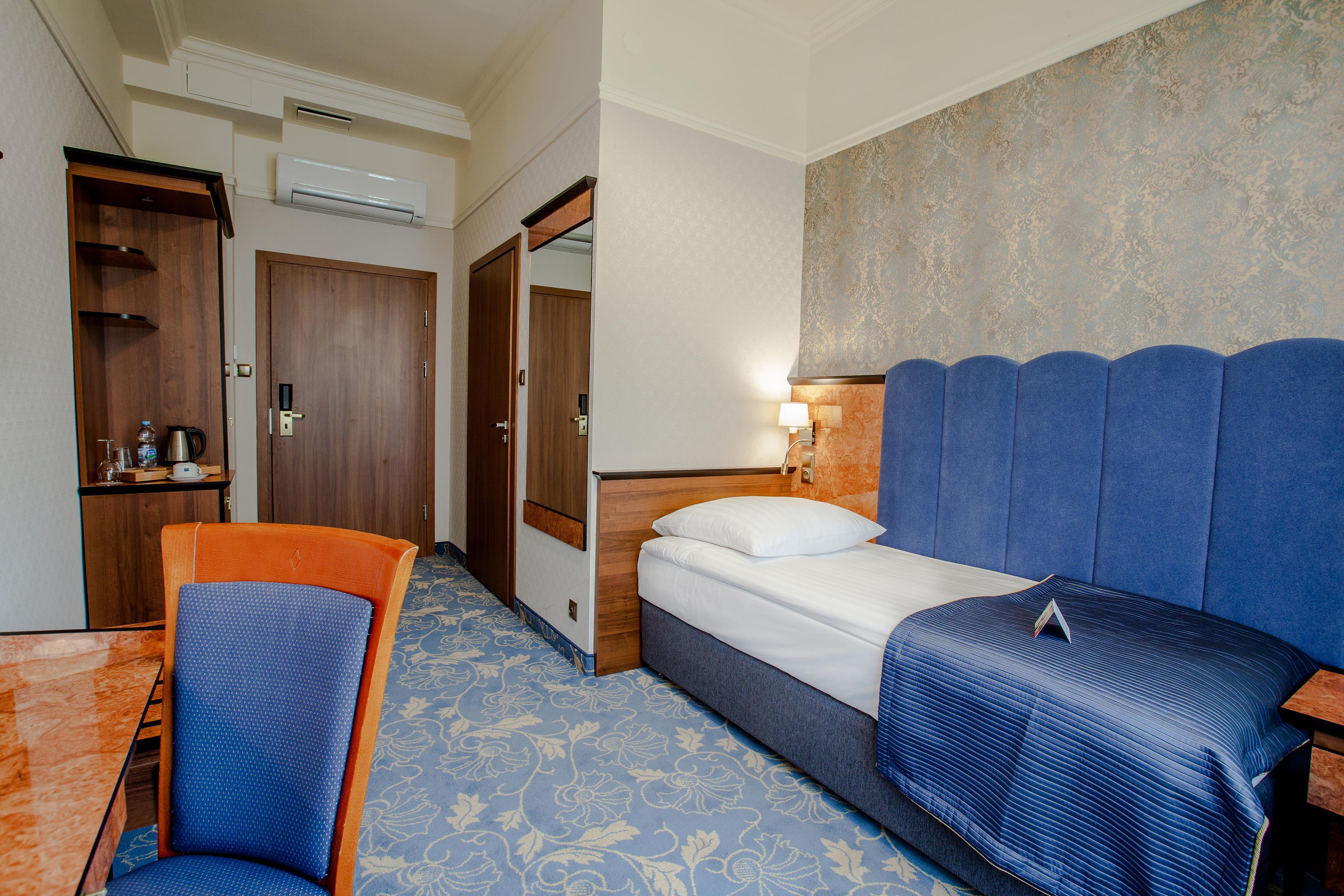 Hotel Diament Plaza Гливице Екстериор снимка