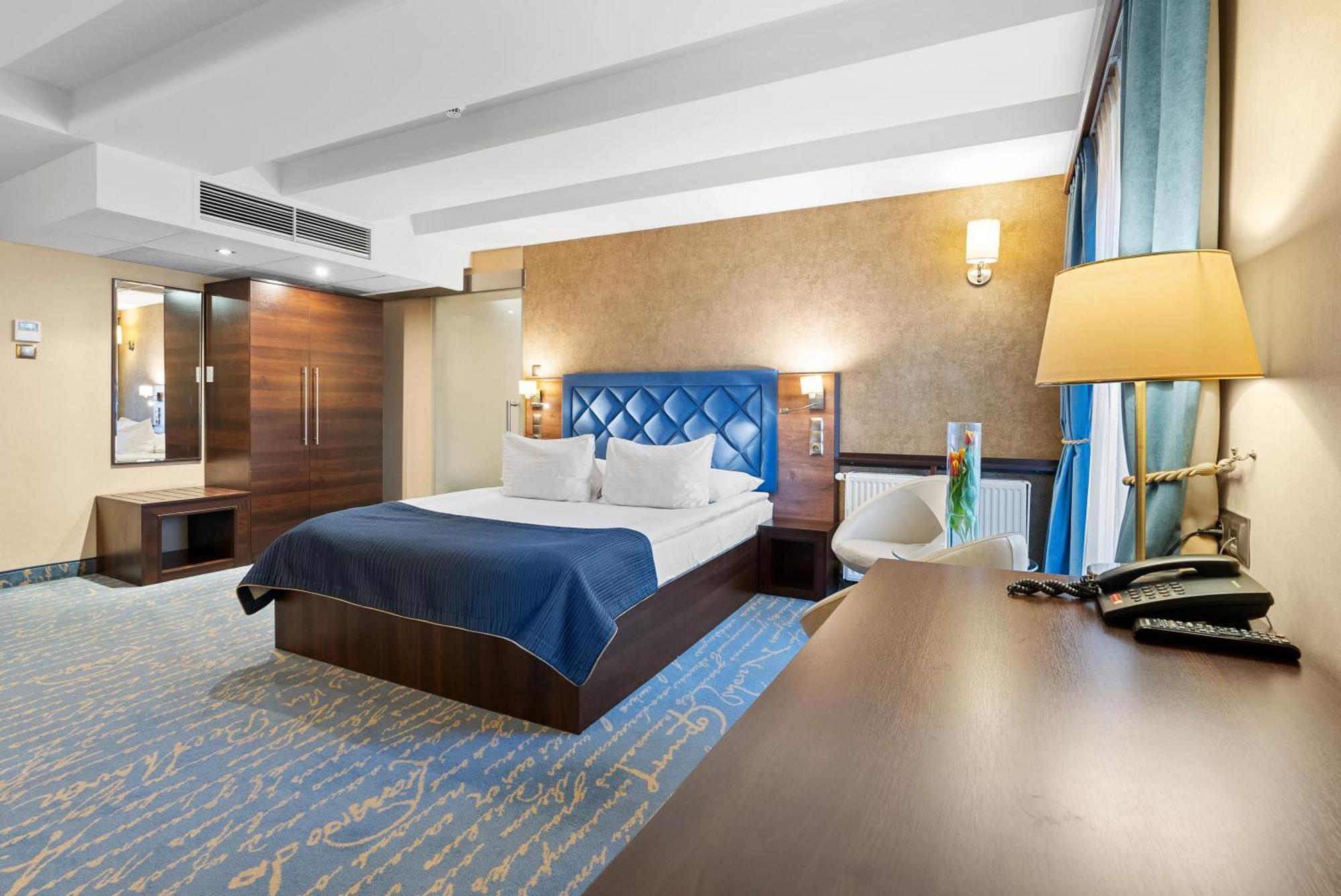 Hotel Diament Plaza Гливице Екстериор снимка