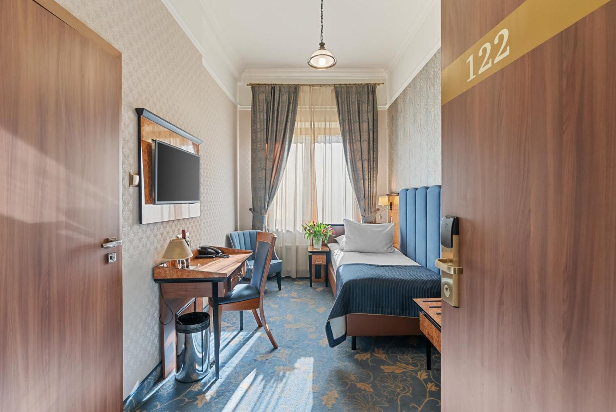 Hotel Diament Plaza Гливице Екстериор снимка