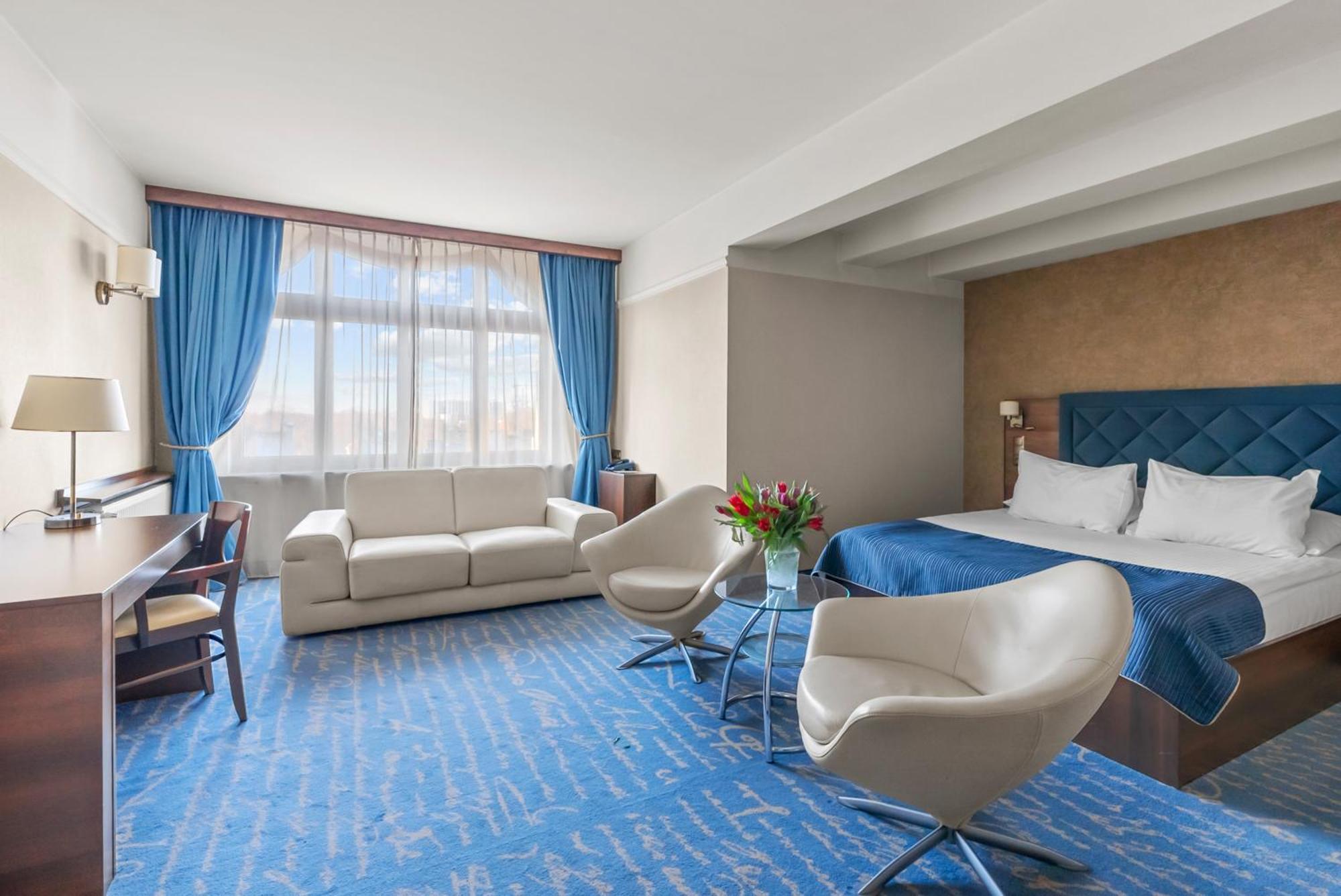 Hotel Diament Plaza Гливице Екстериор снимка