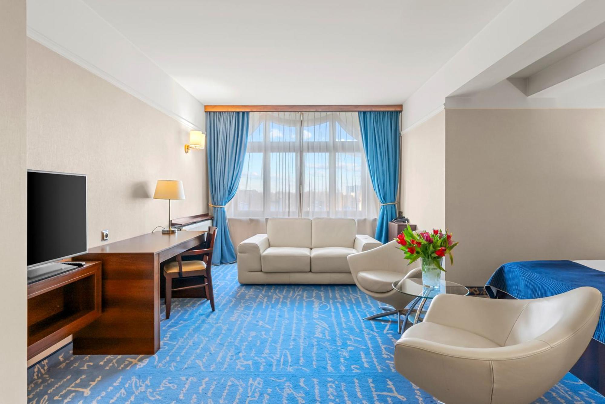 Hotel Diament Plaza Гливице Екстериор снимка