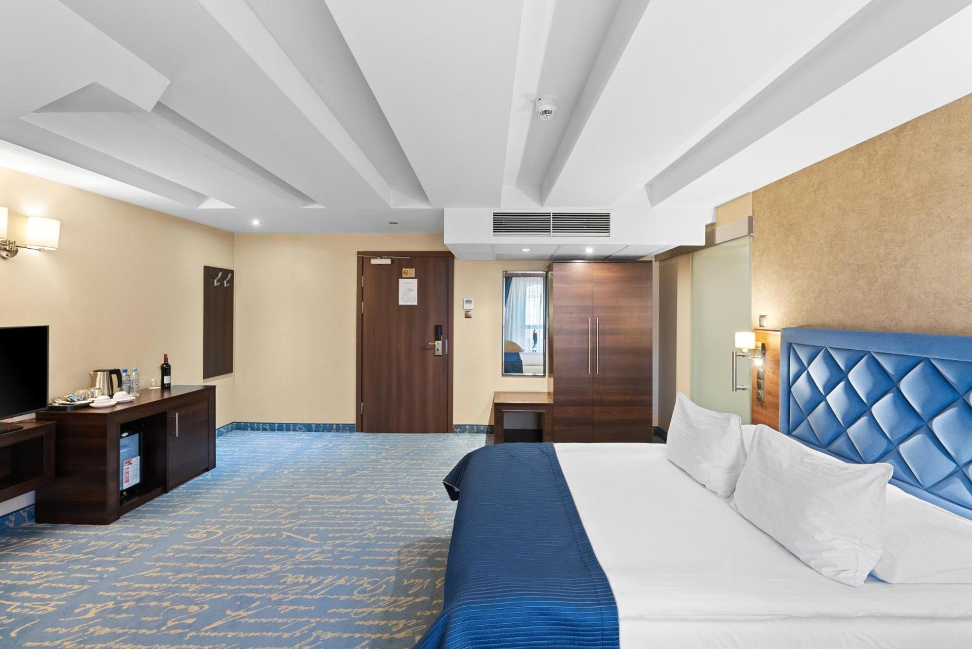 Hotel Diament Plaza Гливице Екстериор снимка