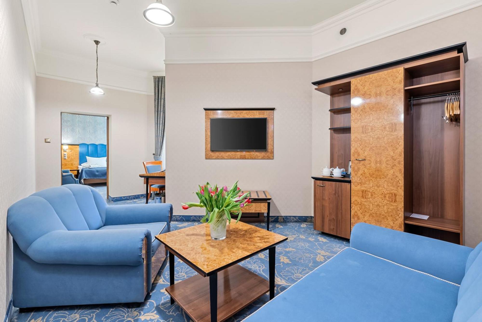 Hotel Diament Plaza Гливице Екстериор снимка