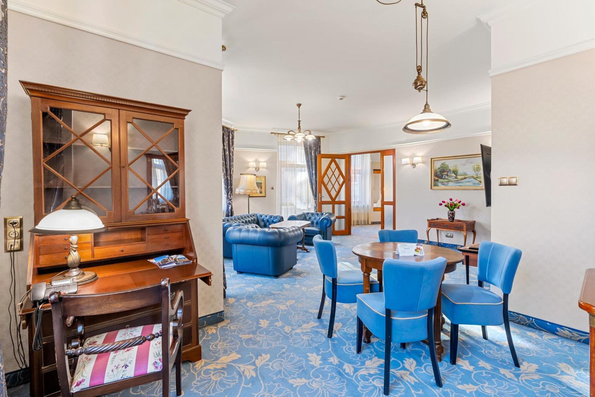 Hotel Diament Plaza Гливице Екстериор снимка