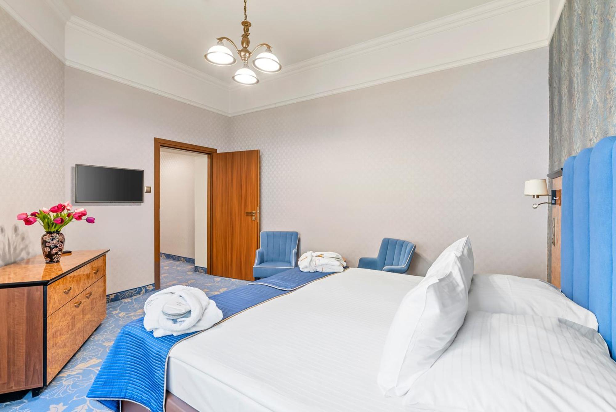 Hotel Diament Plaza Гливице Екстериор снимка