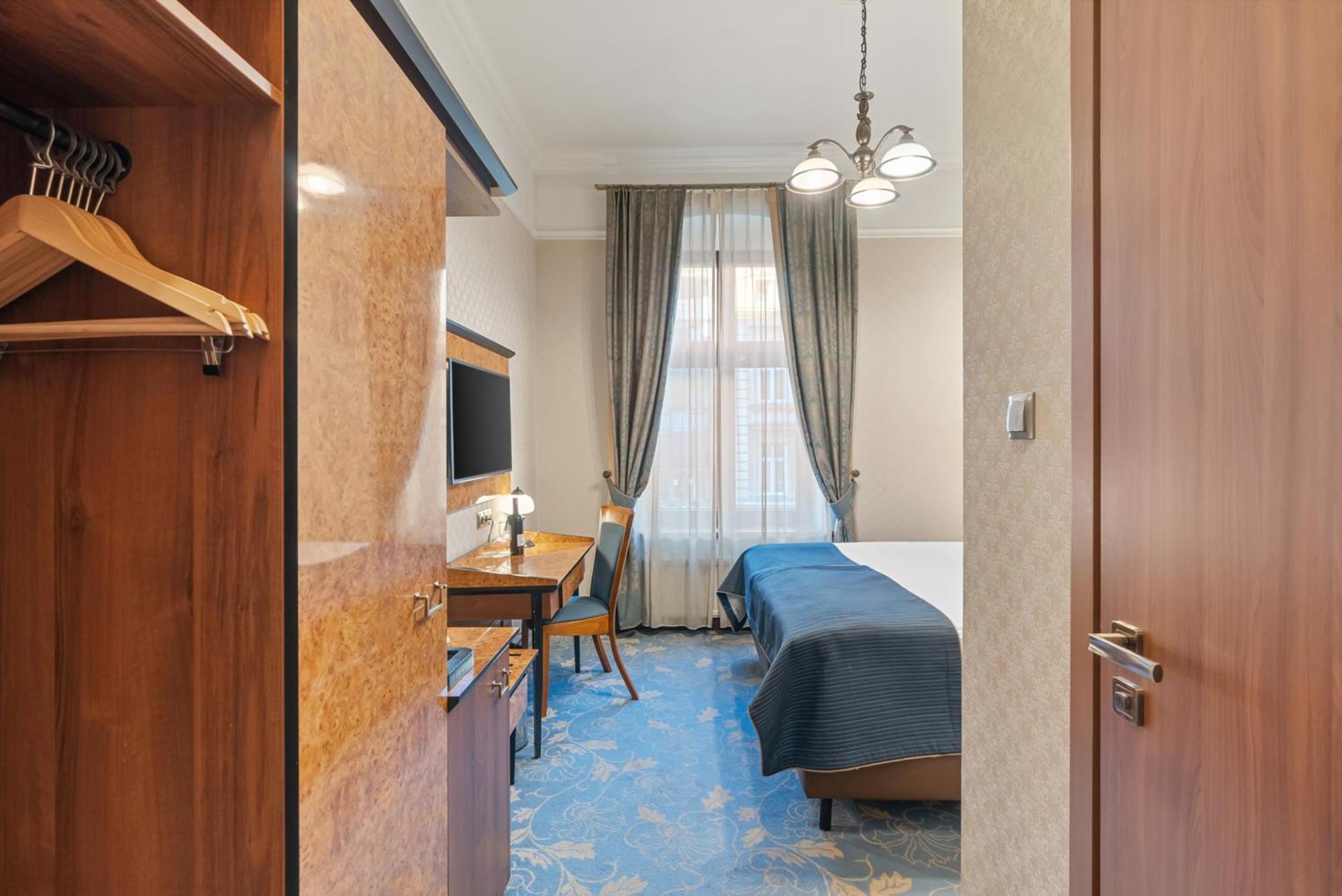 Hotel Diament Plaza Гливице Екстериор снимка