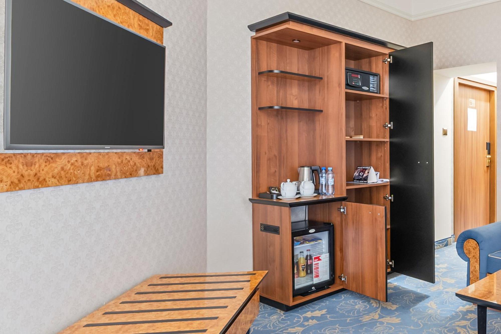 Hotel Diament Plaza Гливице Екстериор снимка