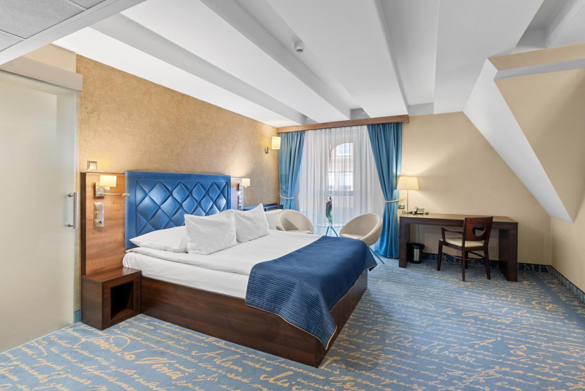 Hotel Diament Plaza Гливице Екстериор снимка