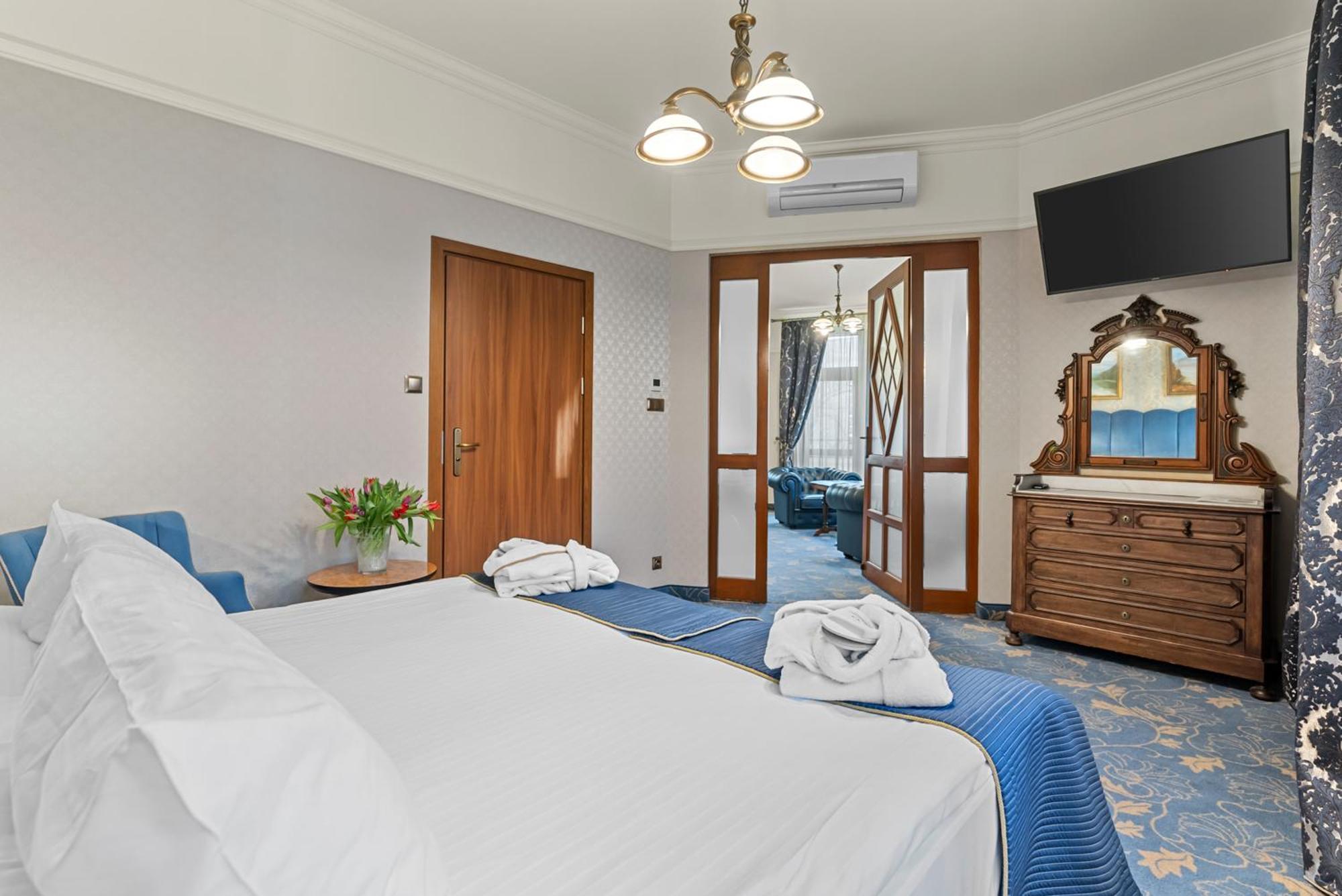 Hotel Diament Plaza Гливице Екстериор снимка
